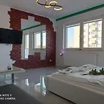 Good Day Apartments- Private Parking New Town Apartment *