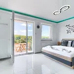Good Day Apartments- Private Parking New Town