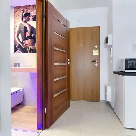 Good Day Apartments- Private Parking New Town Apartament *