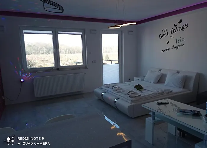 Good Day Apartments- Private Parking New Town Apartament