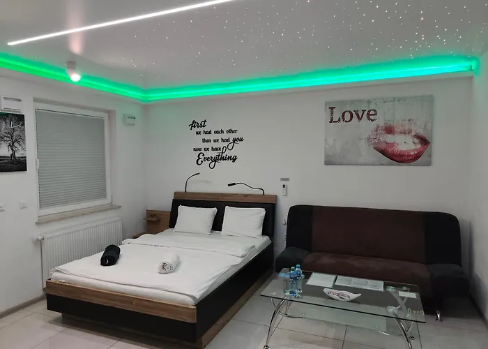 Good Day Apartments- Private Parking New Town Apartament *